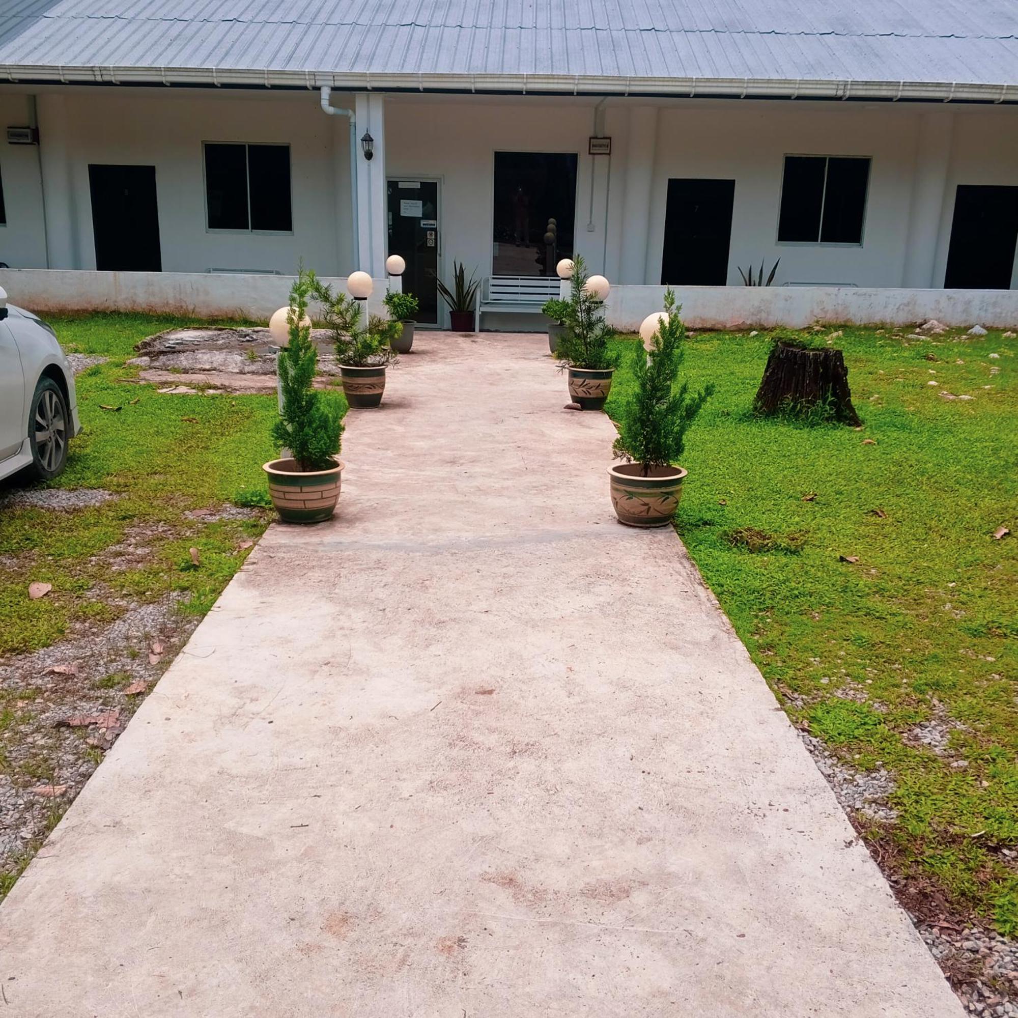 Sukau Tomanggong View Bed & Breakfast ภายนอก รูปภาพ